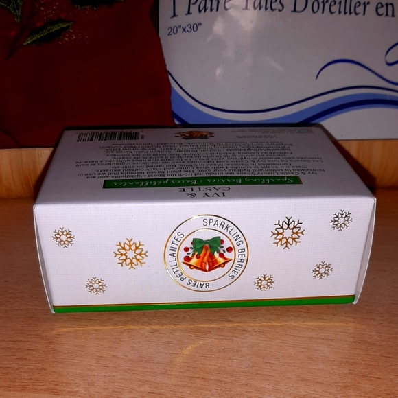 Holiday Bundle NWT - Picture 6 of 7